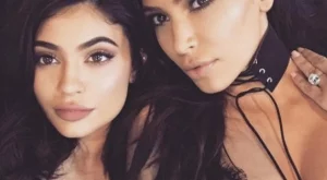 Невероятните двойнички на сестрите Кардашиян (снимки)