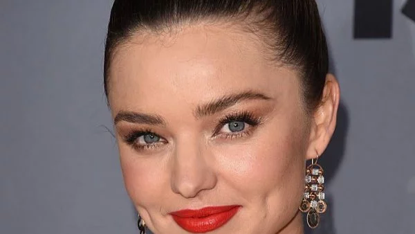 Миранда Кер върна бижута, свързани с пране на пари