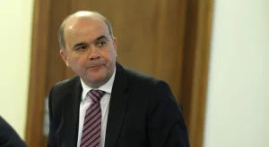 Петков: Отварят се работни места за 16 000 социални асистенти