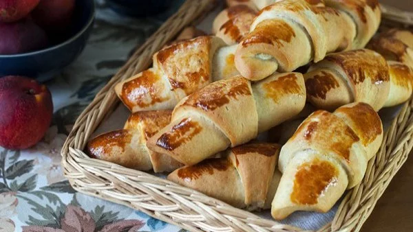 Кифлички със сирене