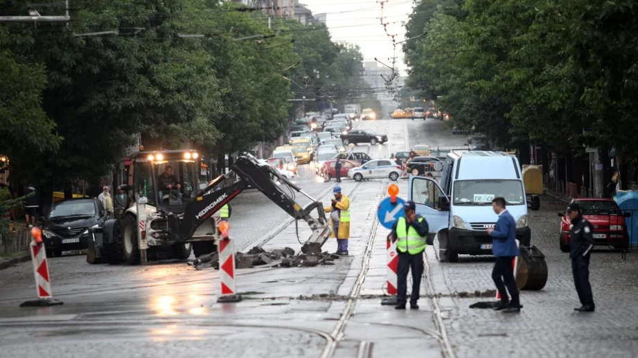 Пускат движението по части от бул. "Дондуков"