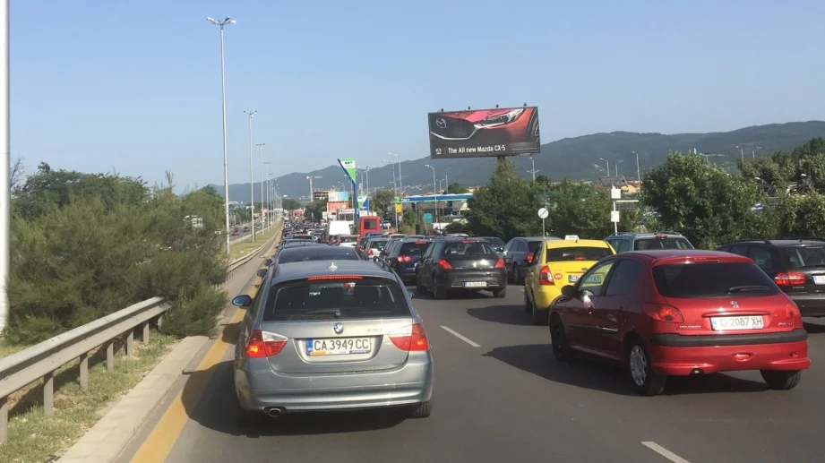 Предложение: Колите по магистралите да се движат на 70 м дистанция