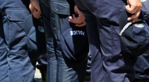 Полицаи и надзиратели ще протестират с искане за повече пари за нощен труд