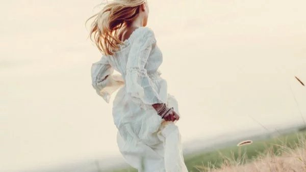 4 идеи как да носим рокля тип прегърни ме