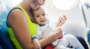 Пътуване с бебе в самолет - мисията възможна