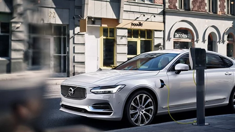 Volvo вече ще произвежда само електромобили и хибриди