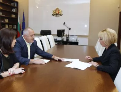 Борисов подкрепи Манолова в борбата срещу 