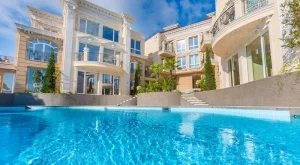 Продават евтино апартаменти и офиси на длъжници по морето