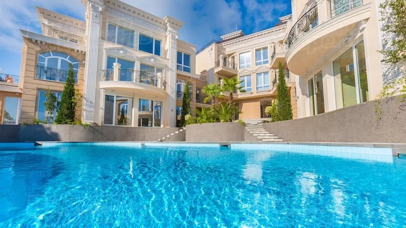 Продават евтино апартаменти и офиси на длъжници по морето