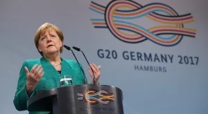 Меркел: Не е справедливо автомобилните шефове да взимат такива бонуси
