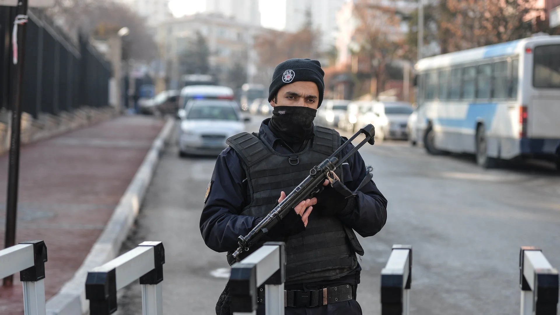 Заловиха трафикант и осем мигранти в Одрин, искали да избягат в България