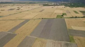 Ще има ли нов данък за земеделската земя?