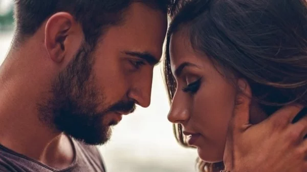 Мъжете от тези зодии се влюбват в умни жени