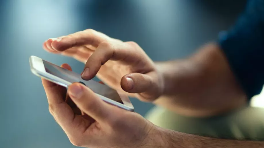 ЕК иска удължаване с 10 години на забраната за такса роуминг 