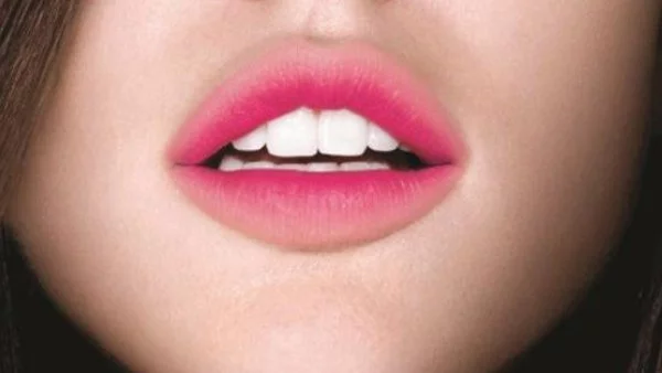 Тренд, който да пробвате: Корейско омбре върху устните