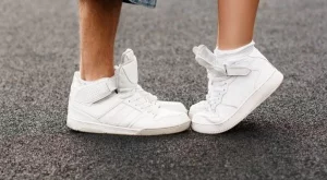 Най-лесният начин да почистите бели маратонки