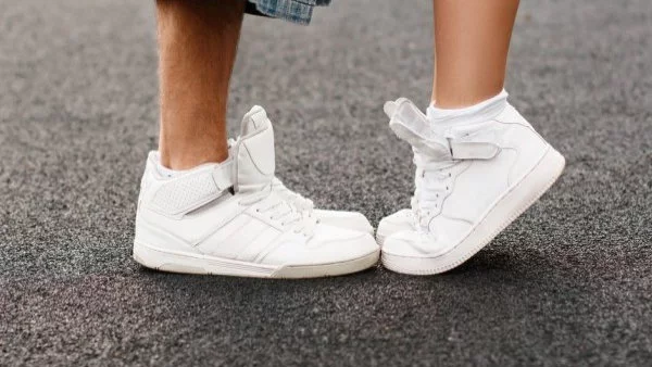 Най-лесният начин да почистите бели маратонки