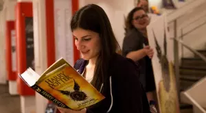 25-годишна книга на Хари Потър, закупена за 10 паунда, бе продадена за 55 000 