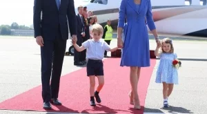 Принцеса Шарлот тръгна на детска градина (снимки)