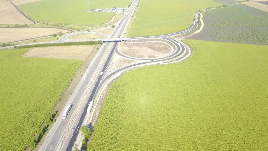 Пуснаха движението по пътен възел "Плодовитово"