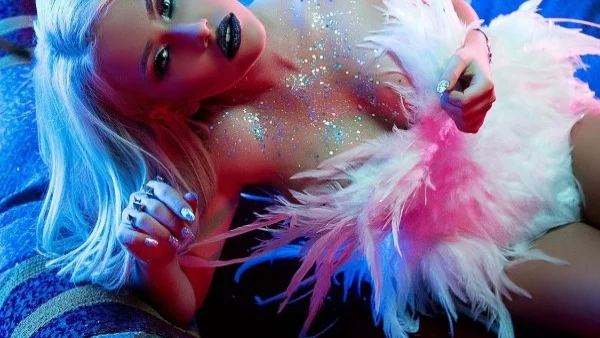 Гери-Никол и 100 Кила с горещ дует (видео)