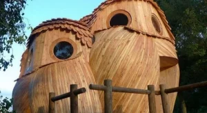 Спете безплатно в къщичка-бухали