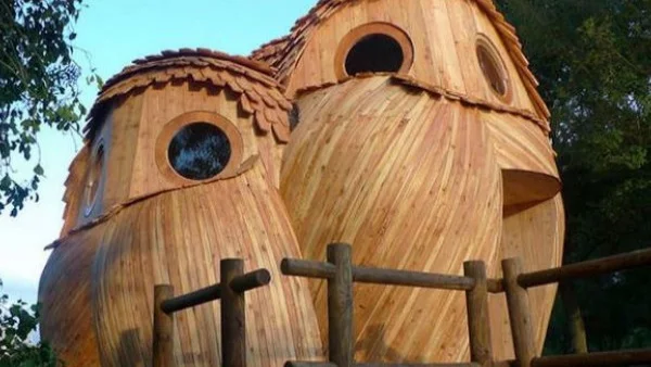 Спете безплатно в къщичка-бухали