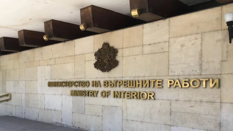 МВР няма да вдига парите за нощен труд на служителите