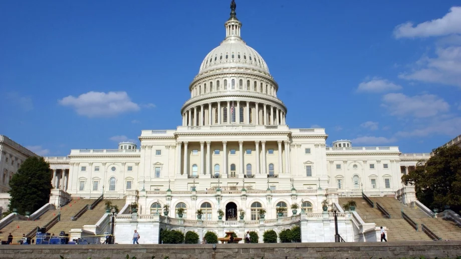 Дефицитът в бюджета на САЩ надмина 1 трлн. долара