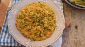 Червена леща с къри и бамя