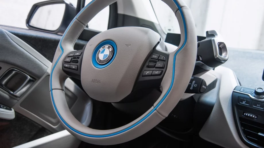 BMW строи завод в Унгария