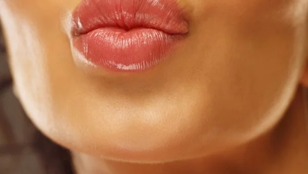 5 лесни трика за по-пищни устни