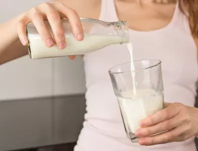 Как да си направим сметана само от прясно мляко? Удивително! (ВИДЕО)