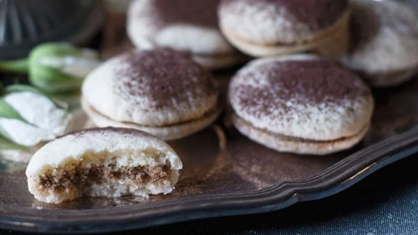 Слепени сладки с какаов крем