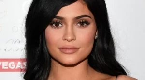 Кайли Дженър разкри името на дъщеря си