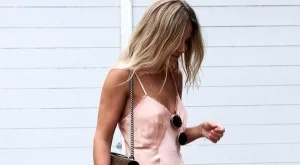 3 идеи как да носиш стилно рокля тип нощница