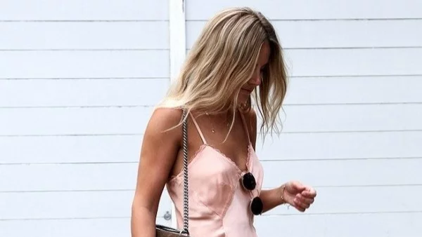 3 идеи как да носиш стилно рокля тип нощница