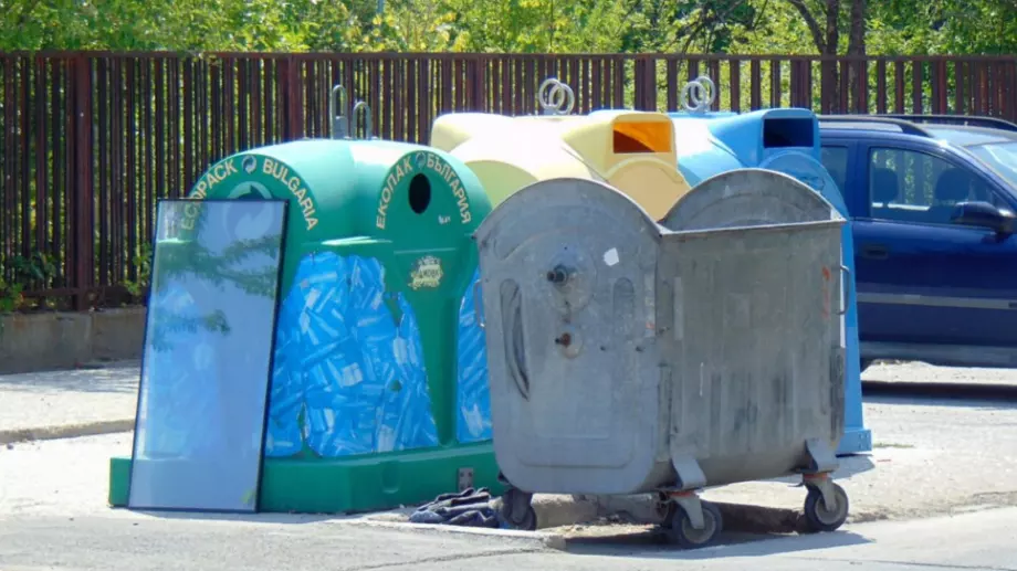 Кметове ни принуждават да плащаме такса смет за необитаеми жилища