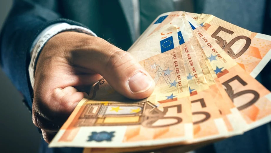 По 560 евро на месец, без да работиш