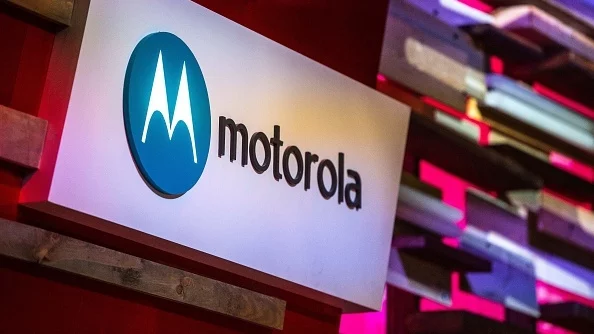 Motorola получи патент за дисплей, който сам се поправя след счупване