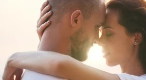 Прави ли тези 8 неща, истински ви обича