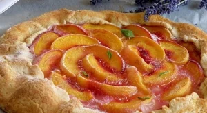 Галет с праскови и крема сирене 