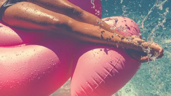 Какви опасности крие плуването в басейн