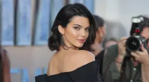 Кендал Дженър в провокативна фотосесия за Jimmy Choo (СНИМКИ)