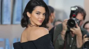  Кендал Дженър -  модна икона на десетилетието