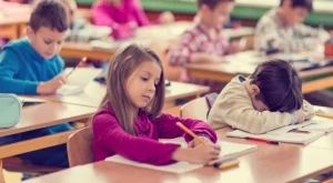 Ето колко дни ще почиват учениците покрай Коледа