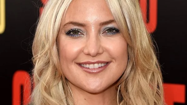 Кейт Хъдсън си обръсна косата (снимки)