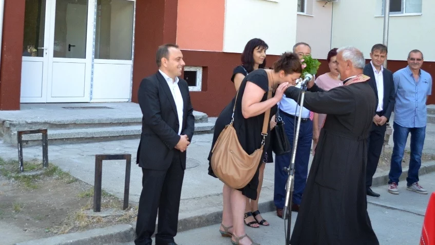 Пак хвалба от правителството за санирането, задачата била да продължи