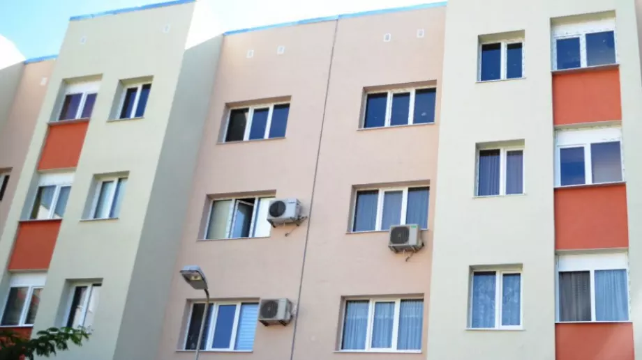 КЗК глоби с близо 400 000 лева фирми за саниране