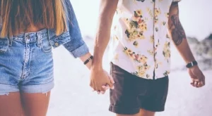 Защо днес ни е трудно да бъдем с един човек за цял живот?